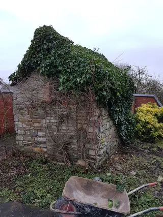 Outbuilding, Church Lench — foundation excavation and groundworks