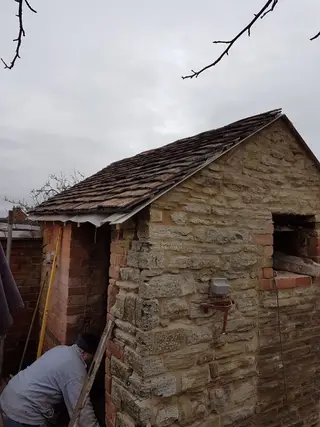 Outbuilding, Church Lench — masonry walls being built