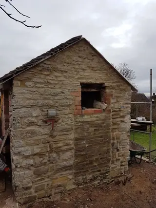 Outbuilding, Church Lench — blockwork construction detail